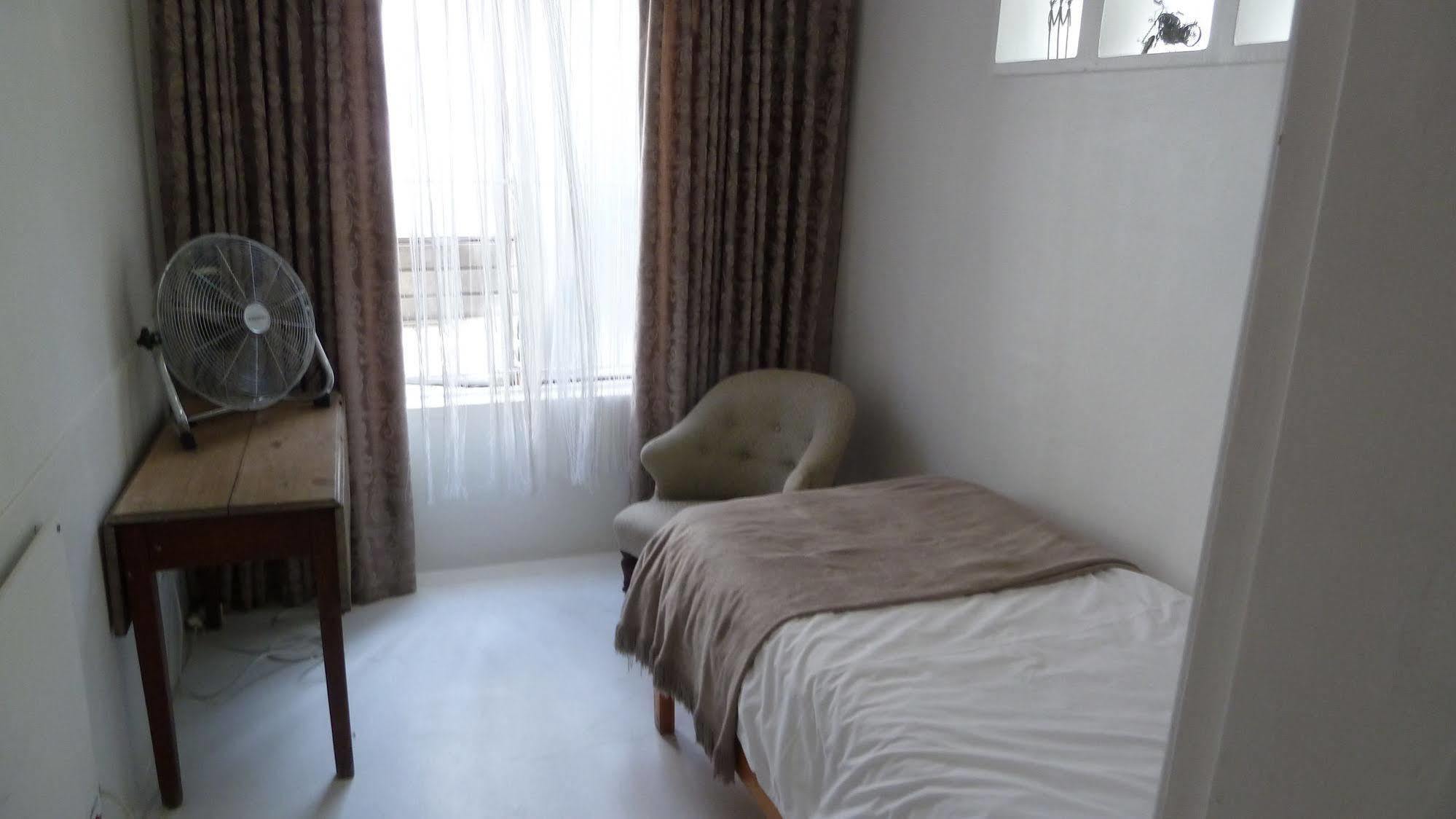 4 On Highworth Apartments And Studios Cape Town Dış mekan fotoğraf