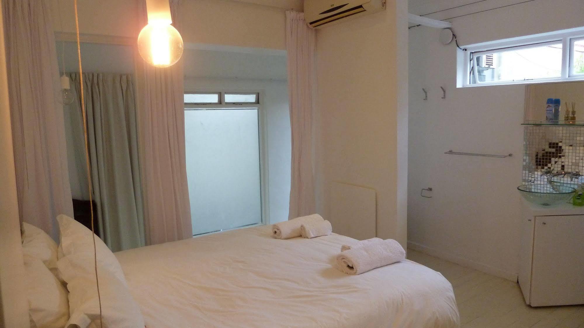 4 On Highworth Apartments And Studios Cape Town Dış mekan fotoğraf